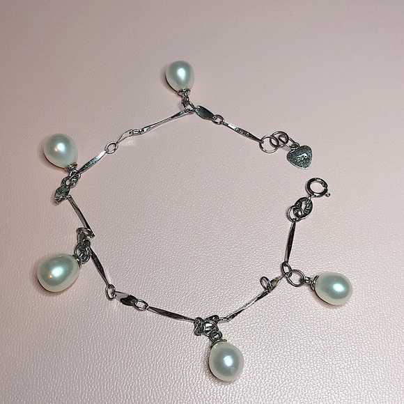 Sterling silver & Freshwater Pearl Dangling Bracelet - Picture 3 of 4